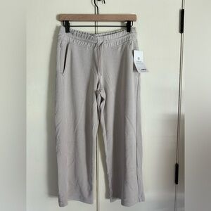 Athleta Seasoft Straight Pant Size S Petite in Abalone Gray